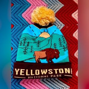 Yellowstone National park beanie/winter hat w Pom Pom 17$ Nice and thick.